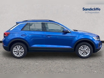 Used Volkswagen T-Roc 2023 for sale - 79331656: Photo