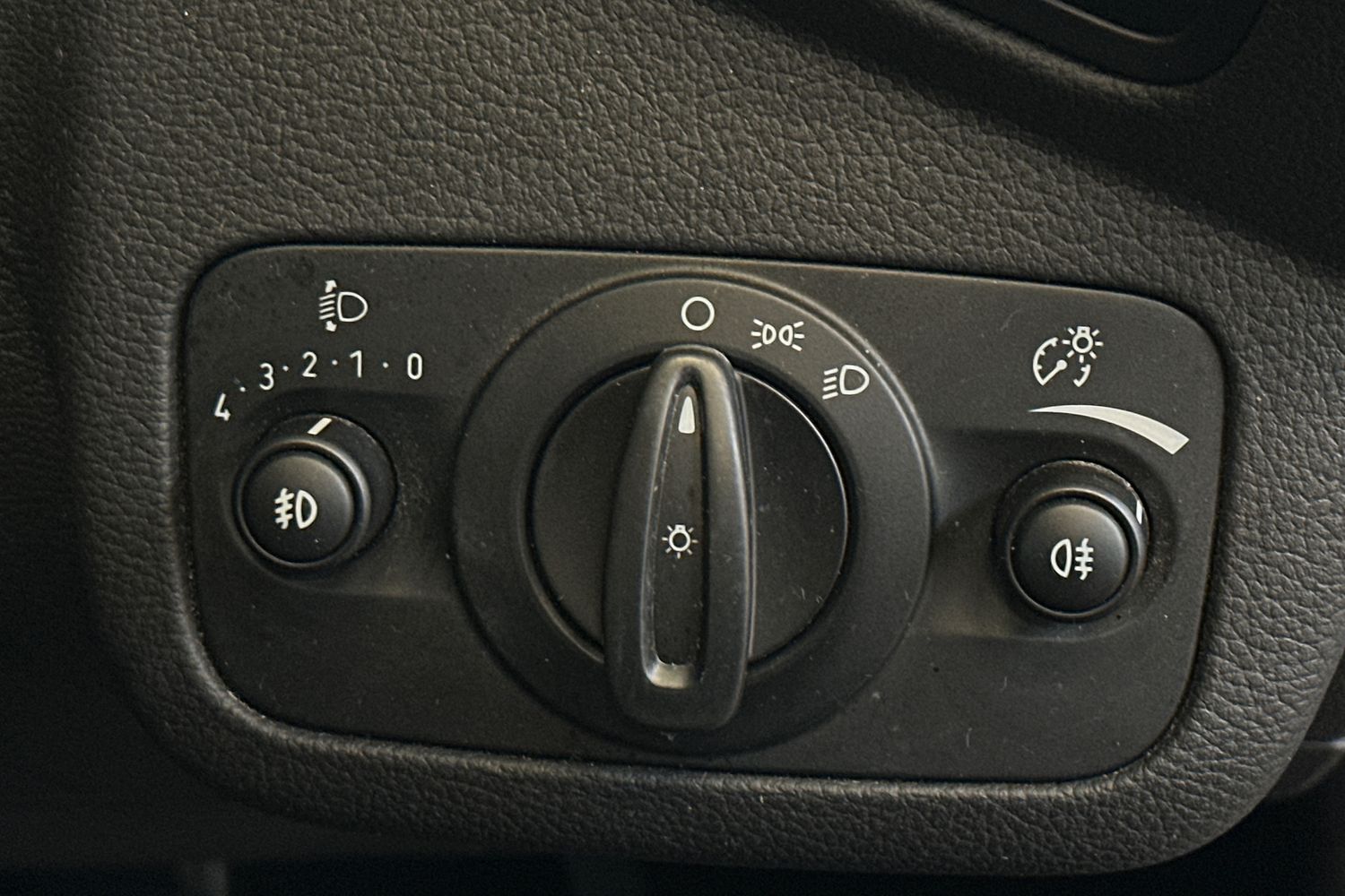 Used Ford C-Max 2015 for sale - 78004307: Photo 25