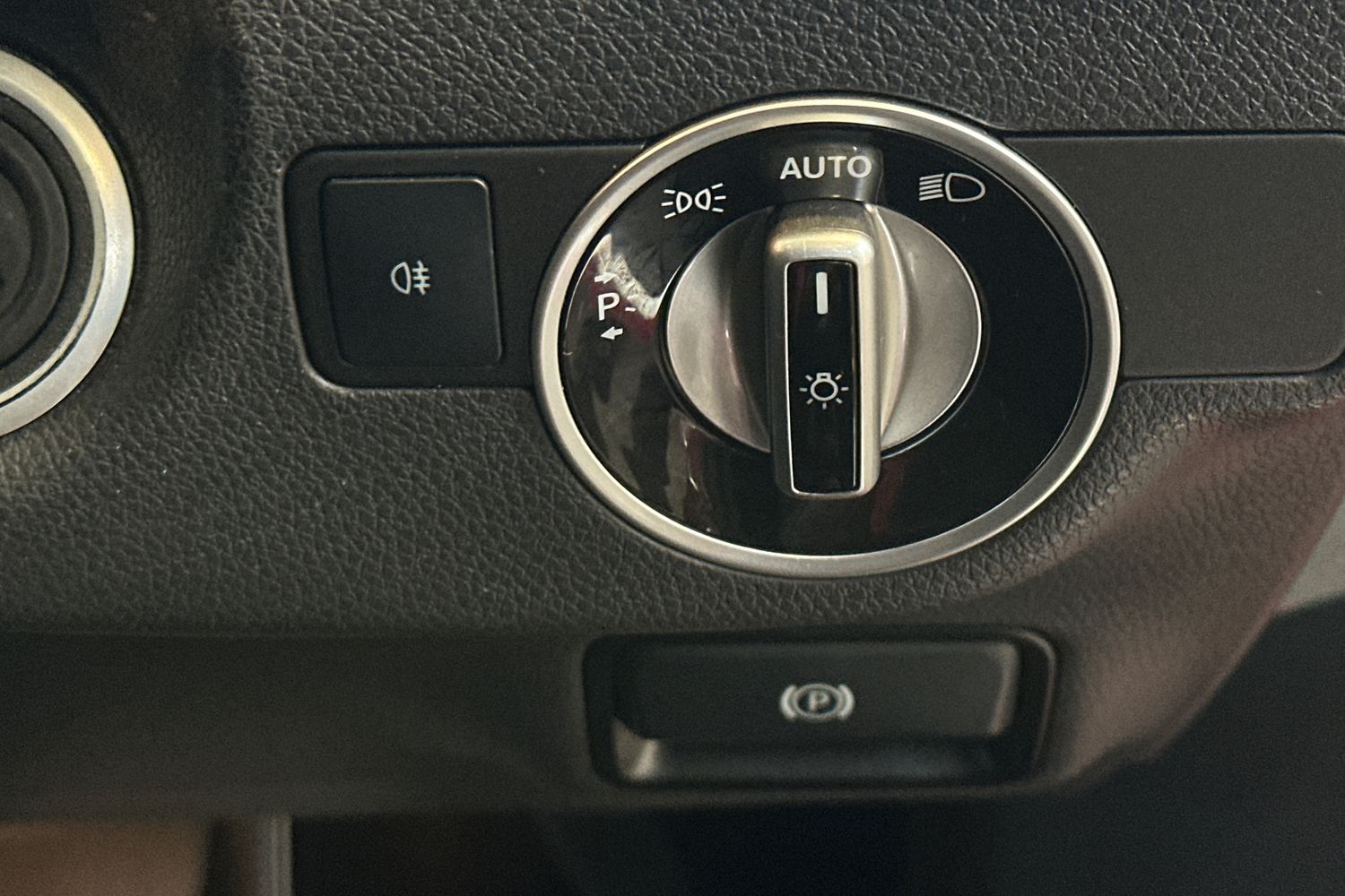 Used Mercedes-Benz A-Class 2016 for sale - 77917216: Photo 27