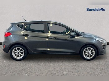 Used Ford Fiesta 2018 for sale - 77555772: Photo