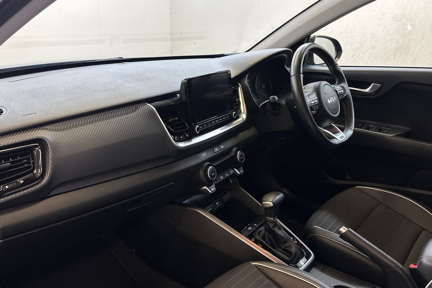 Used Kia Stonic 2023 for sale - 76969605: Photo 14