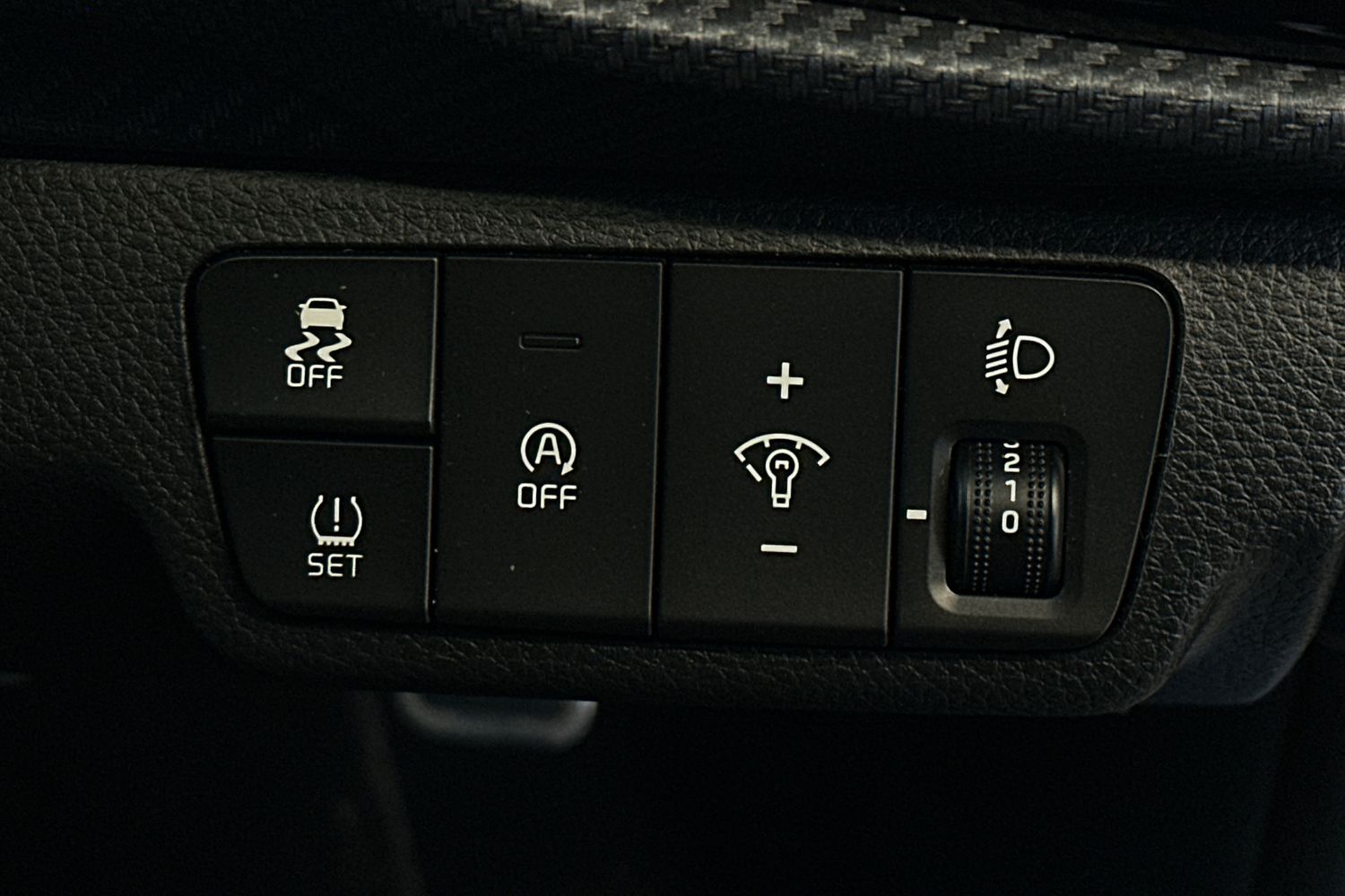 Used Kia Stonic 2023 for sale - 76969605: Photo 24