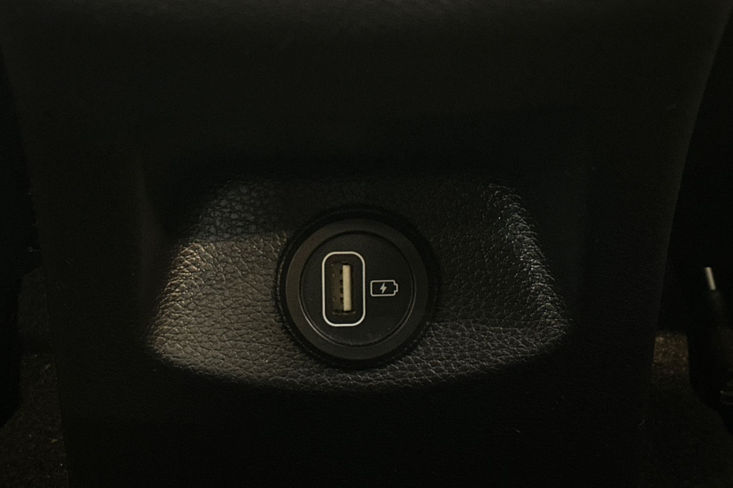 Used Kia Stonic 2023 for sale - 76969605: Photo 42