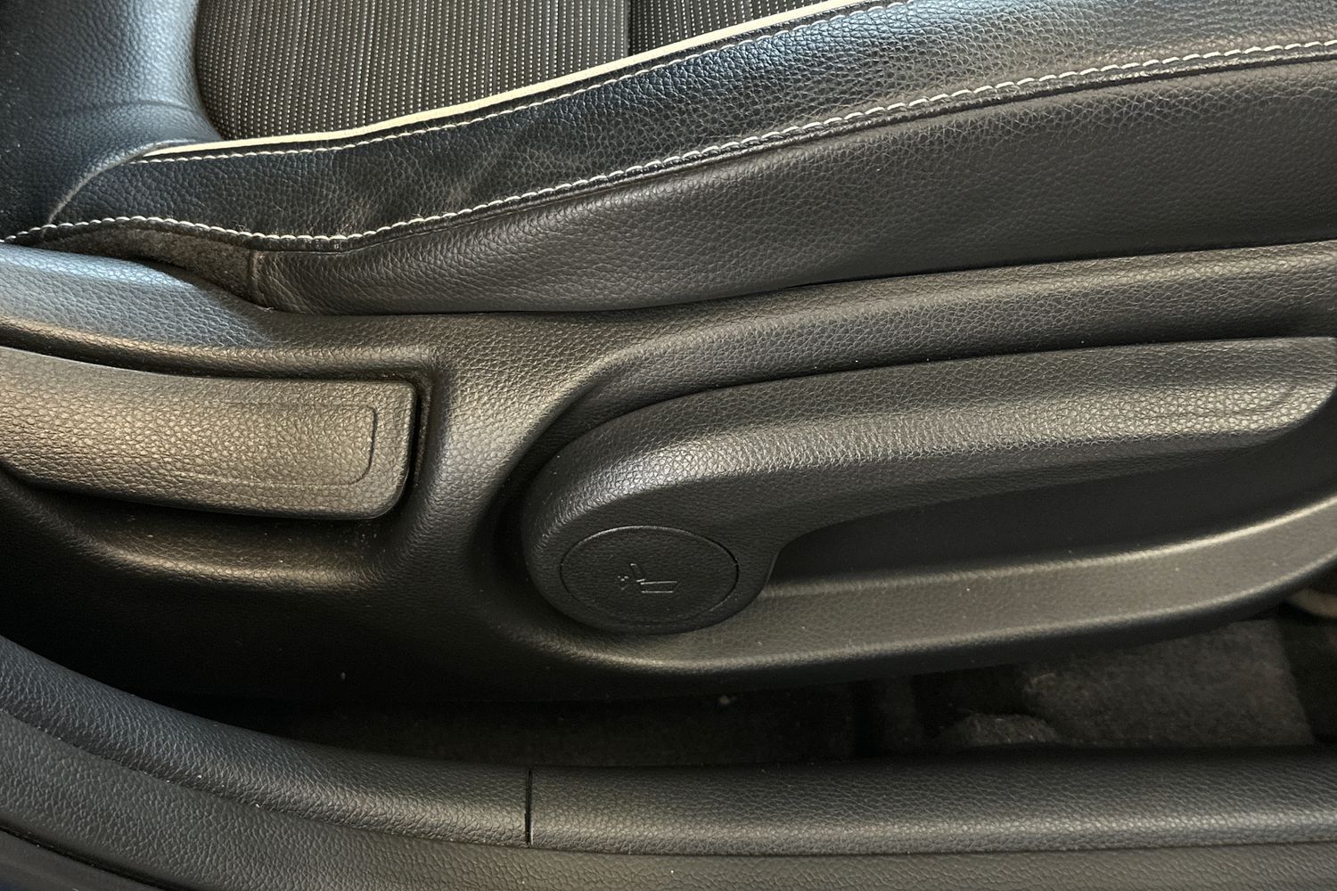 Used Kia Stonic 2023 for sale - 76969605: Photo 43