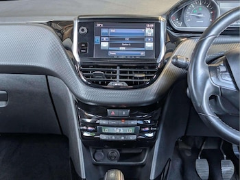 Used Peugeot 2008 2016 for sale - 79026136: Photo