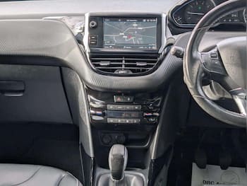 Used Peugeot 2008 2018 for sale - 79766159: Photo
