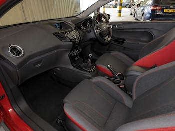 Used Ford Fiesta 2015 for sale - 79544352: Photo