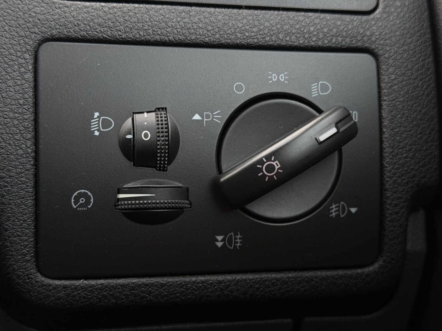 Used Ford Kuga 2012 for sale - 78048929: Photo 32