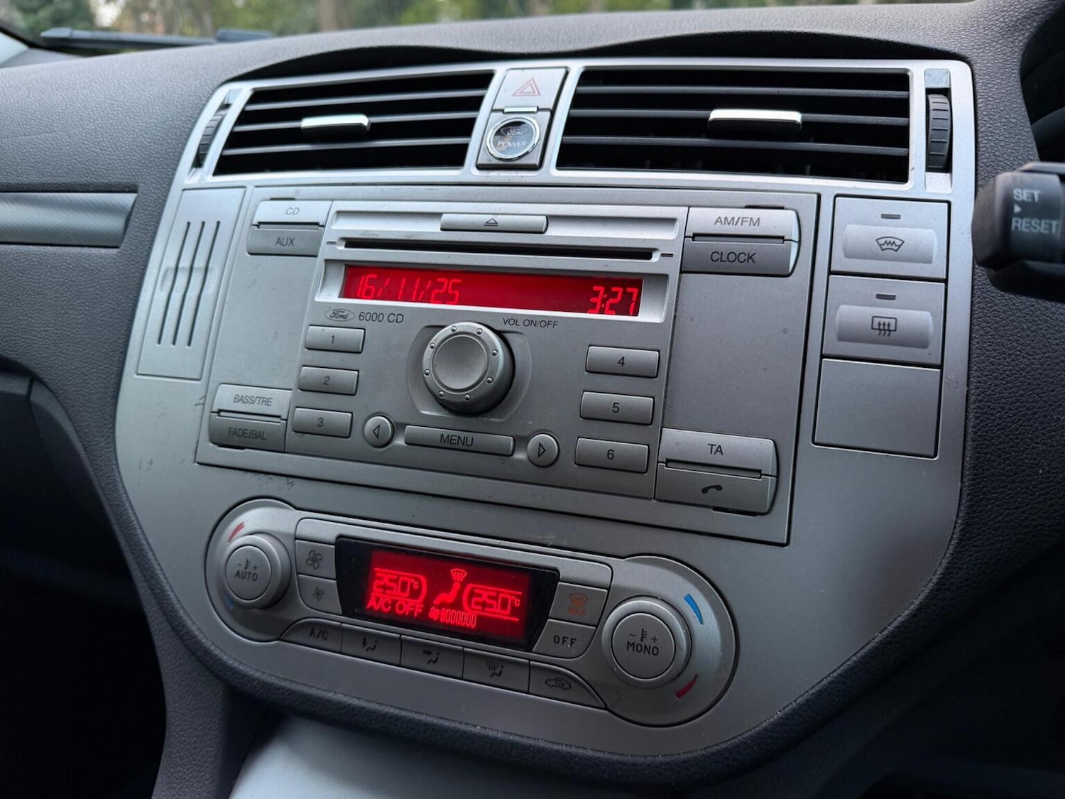 Used Ford Kuga 2011 for sale - 76631611: Photo 30