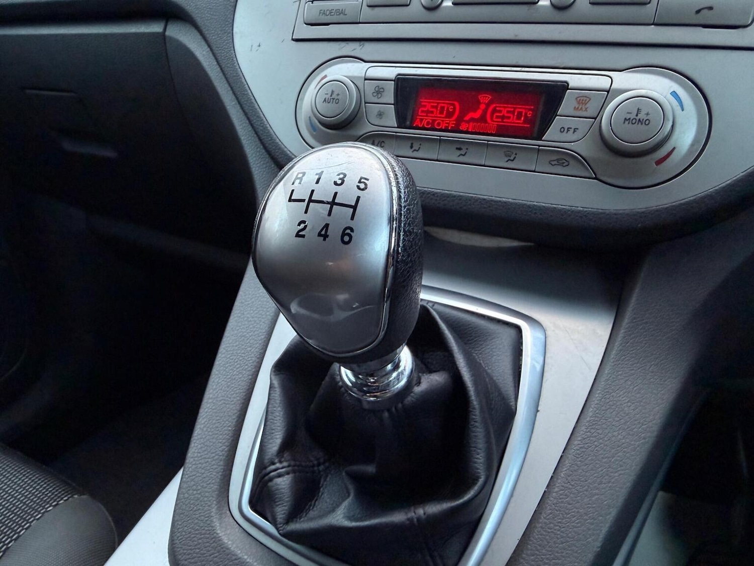 Used Ford Kuga 2011 for sale - 76631611: Photo 31