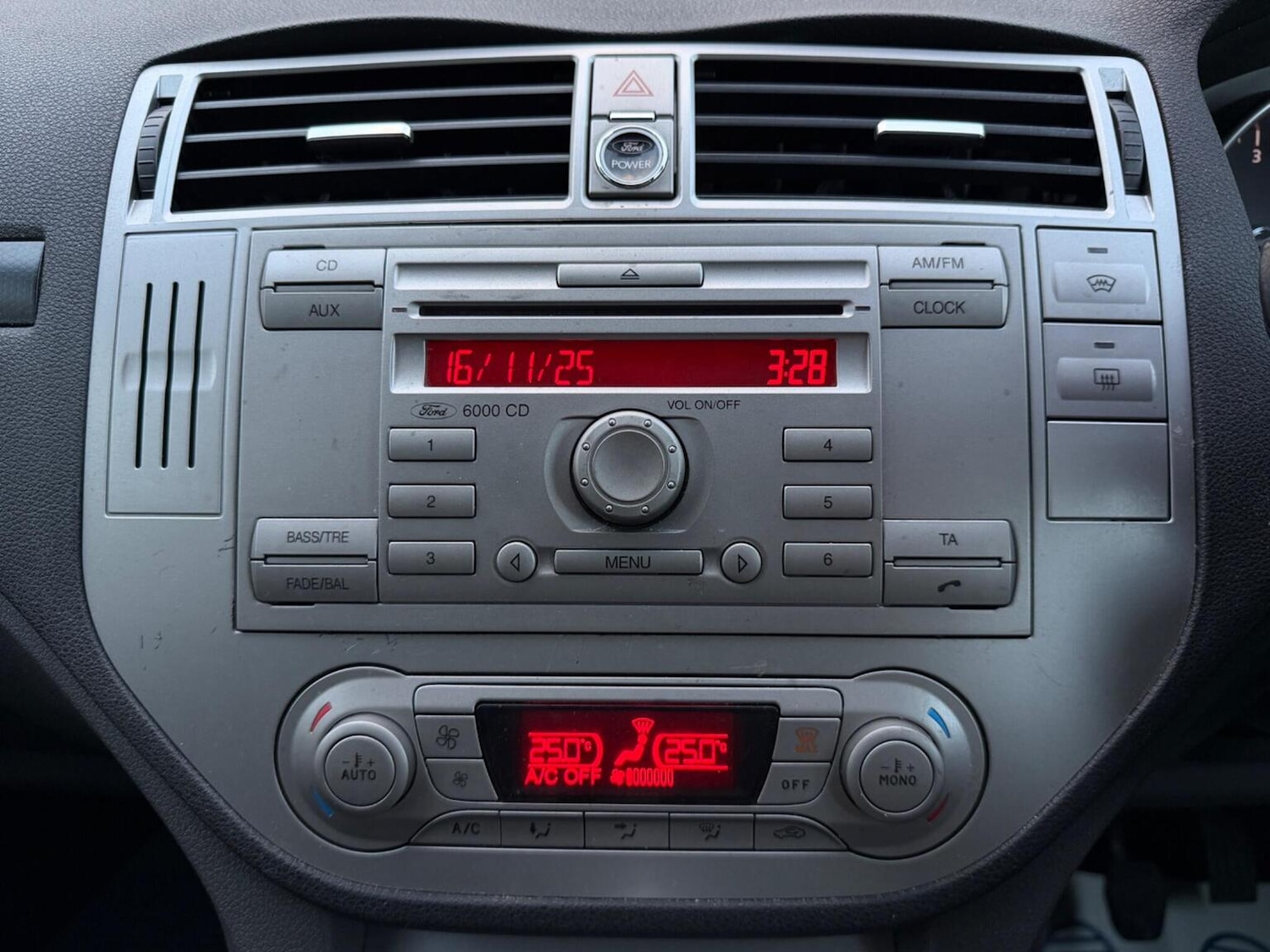 Used Ford Kuga 2011 for sale - 76631611: Photo 33