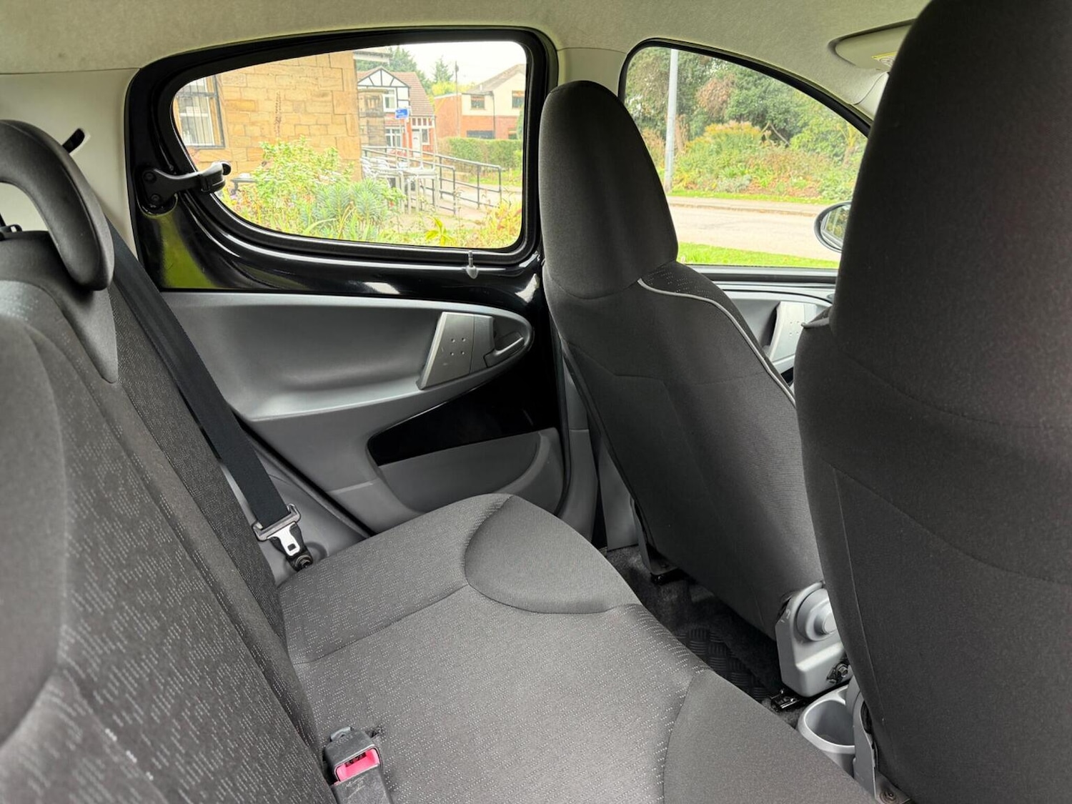 Used Peugeot 107 2010 for sale - 76631607: Photo 15