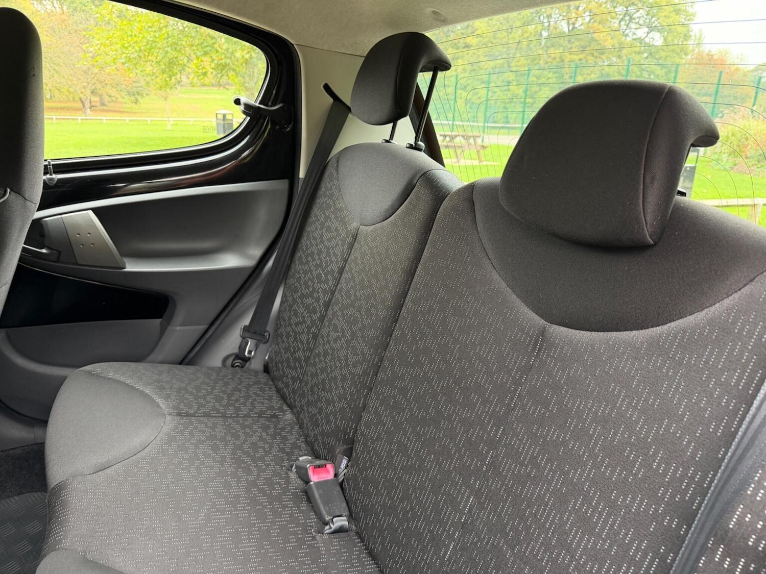 Used Peugeot 107 2010 for sale - 76631607: Photo 17