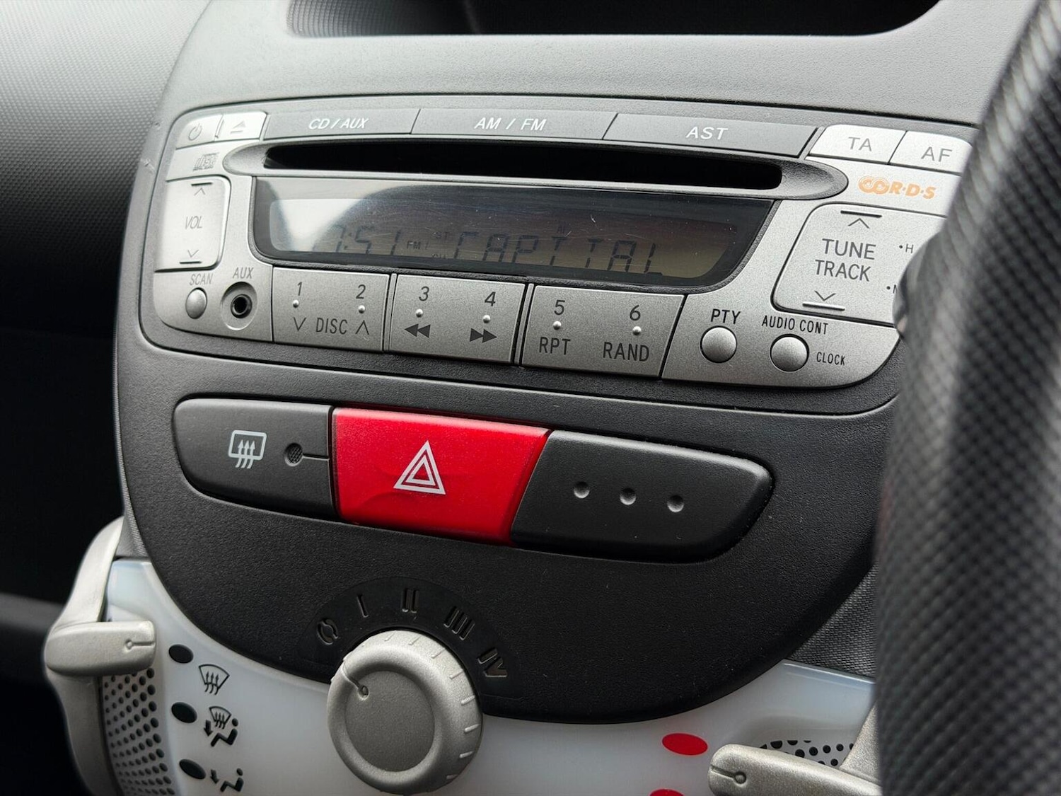 Used Peugeot 107 2010 for sale - 76631607: Photo 23