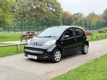 Used Peugeot 107 2010 for sale - 76631607: Photo