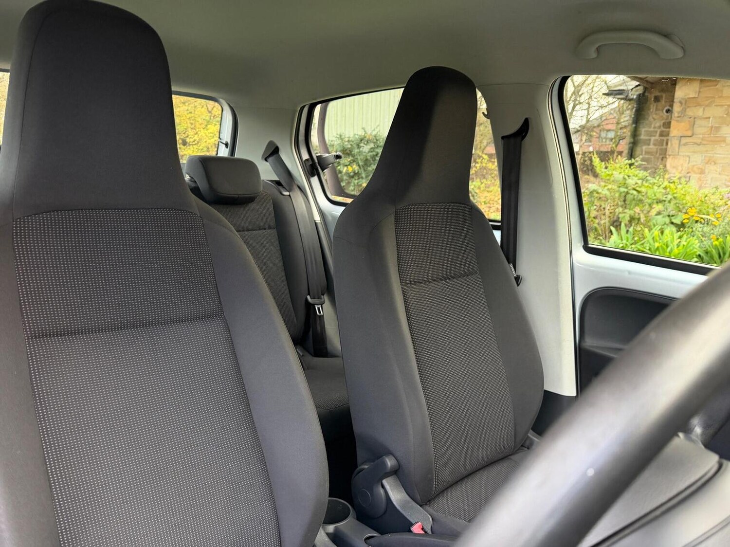 Used Volkswagen up! 2014 for sale - 78048930: Photo 27