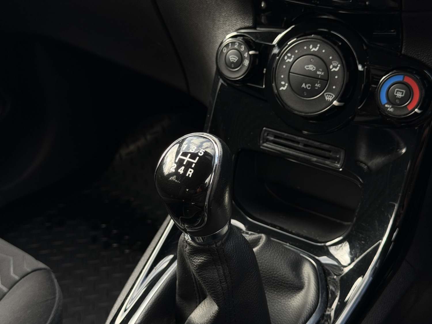 Used Ford Fiesta 2016 for sale - 77656422: Photo 27