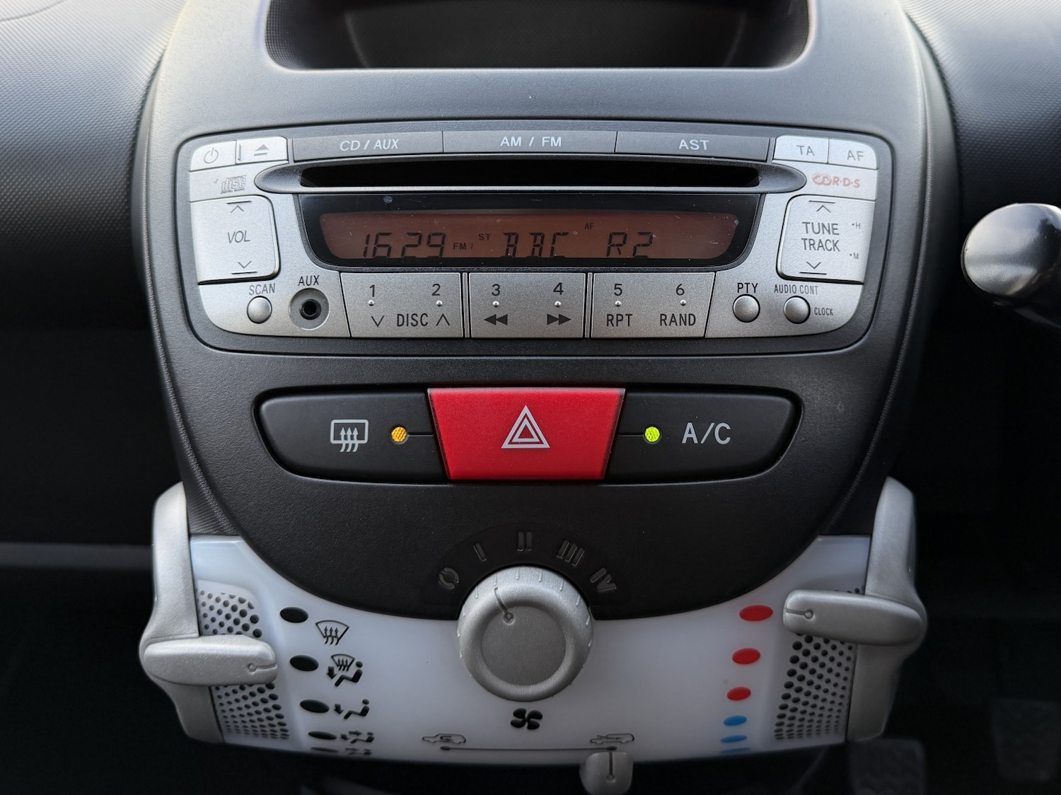 Used Peugeot 107 2013 for sale - 77656419: Photo 22