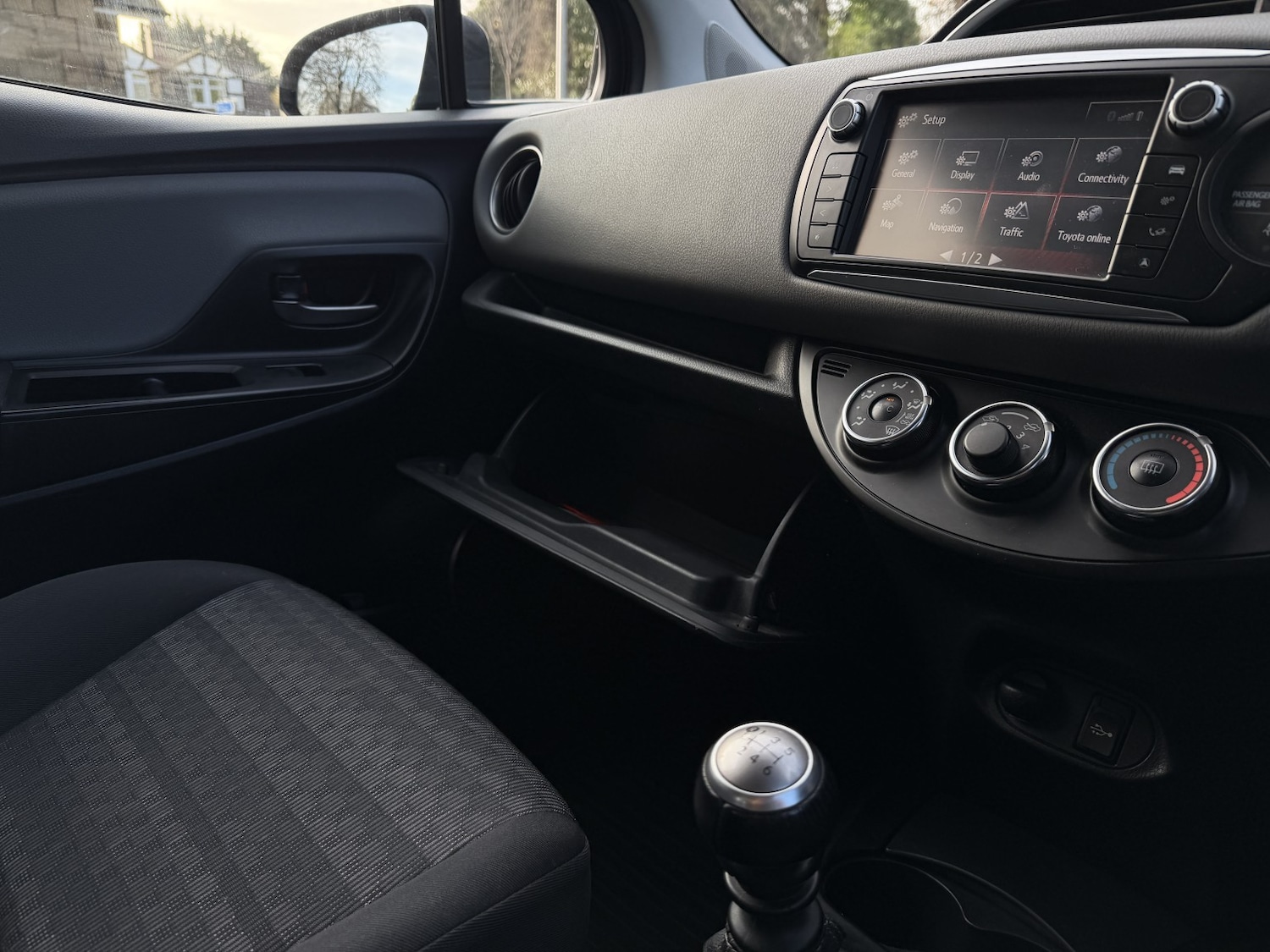 Used Toyota Yaris 2017 for sale - 76863912: Photo 21