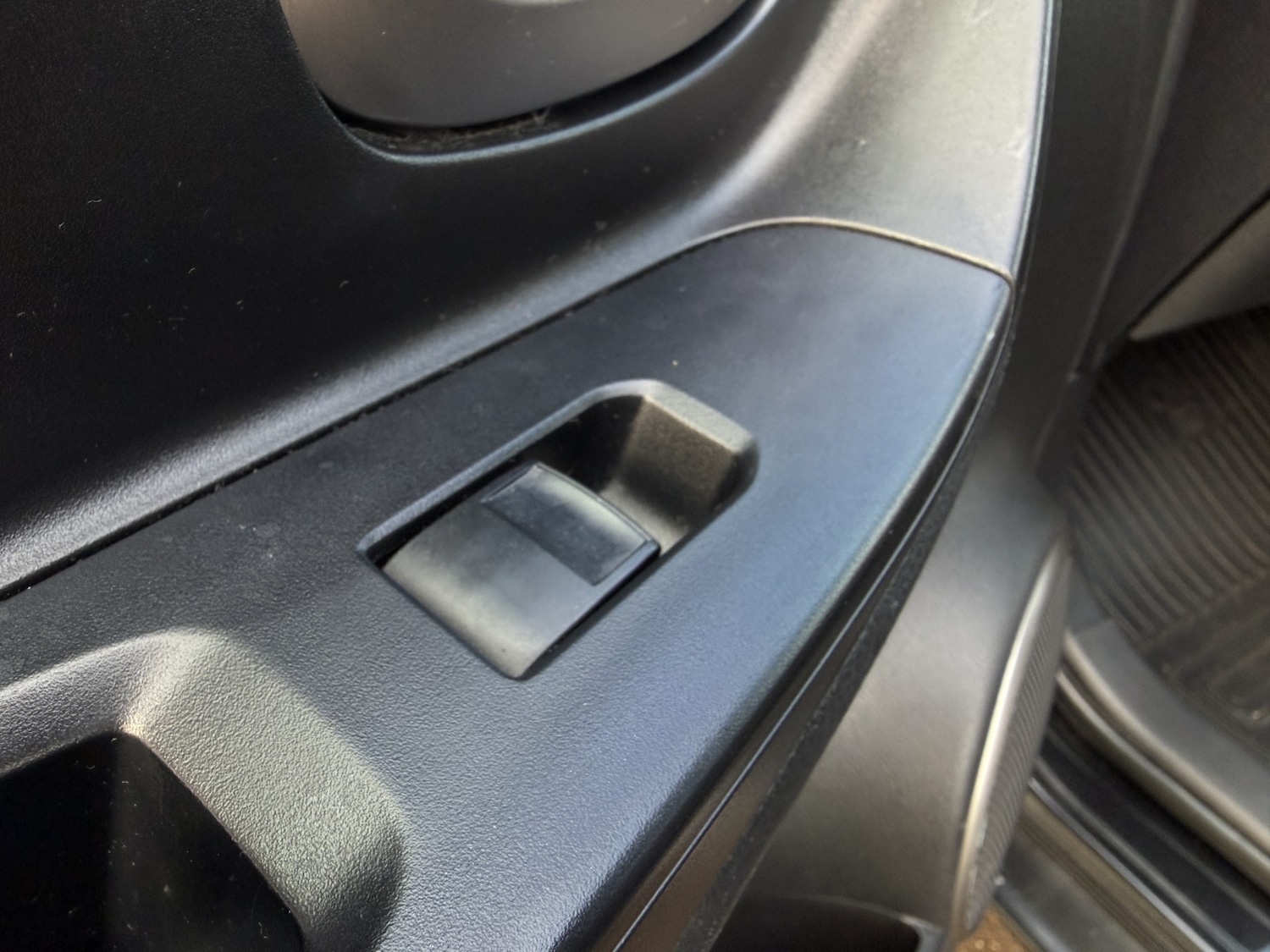 Used Toyota Yaris 2017 for sale - 76863912: Photo 28