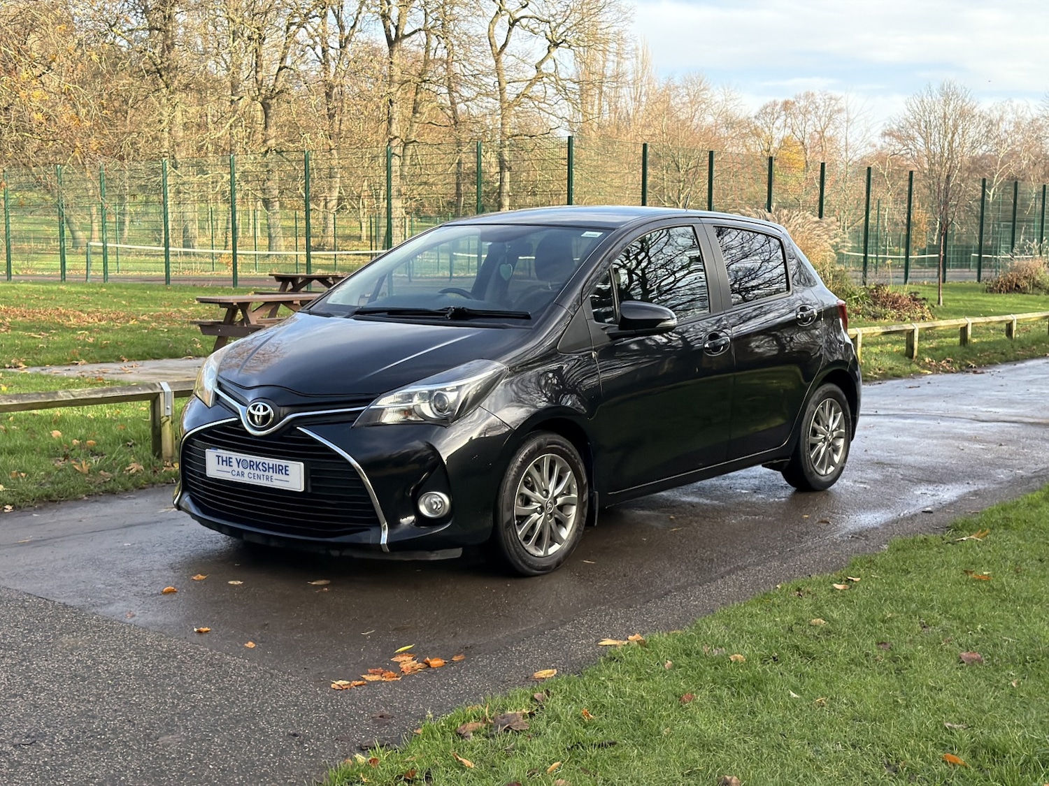 Used Toyota Yaris 2017 for sale - 76863912: Photo 3