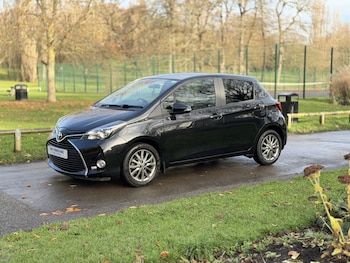 Used Toyota Yaris 2017 for sale - 76863912: Photo