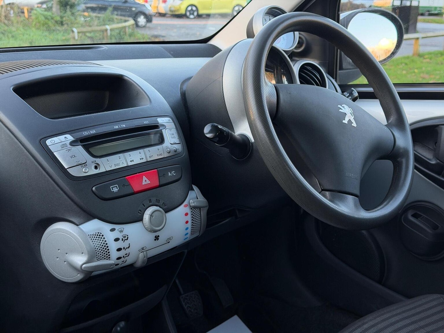 Used Peugeot 107 2014 for sale - 76758859: Photo 13