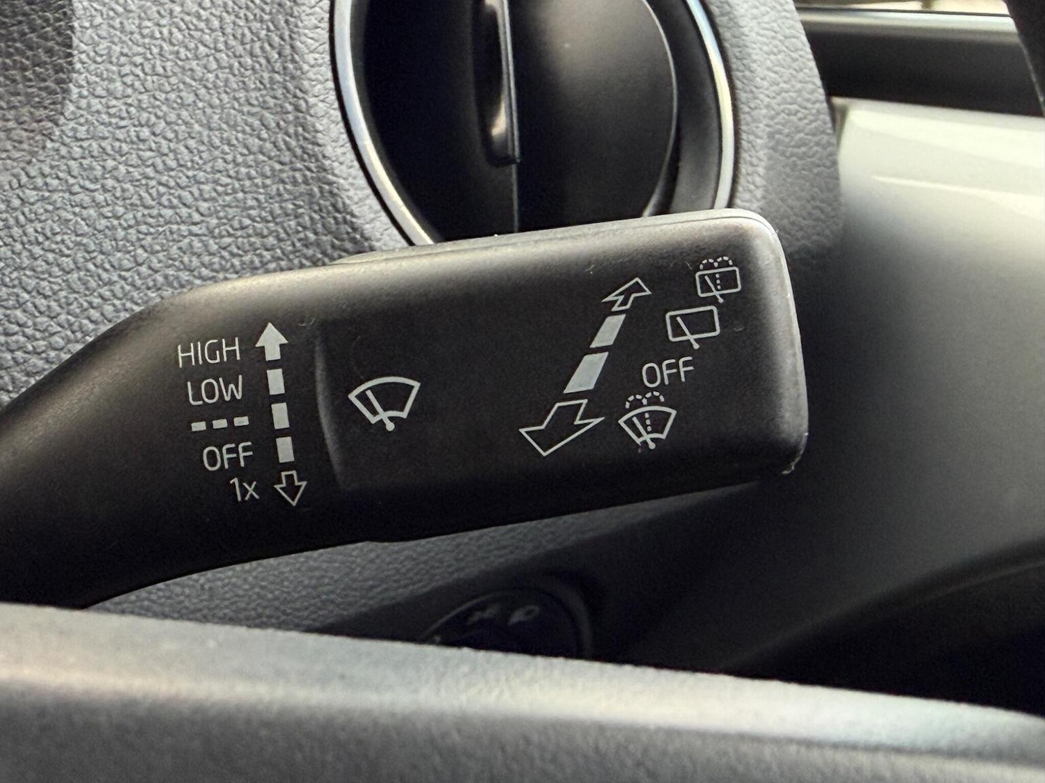 Used Volkswagen up! 2014 for sale - 76631528: Photo 23