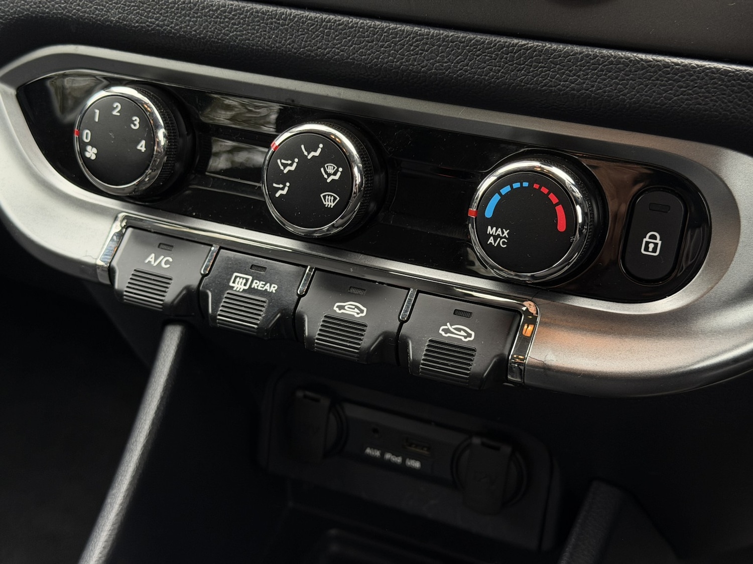 Used Kia Rio 2014 for sale - 78098115: Photo 27