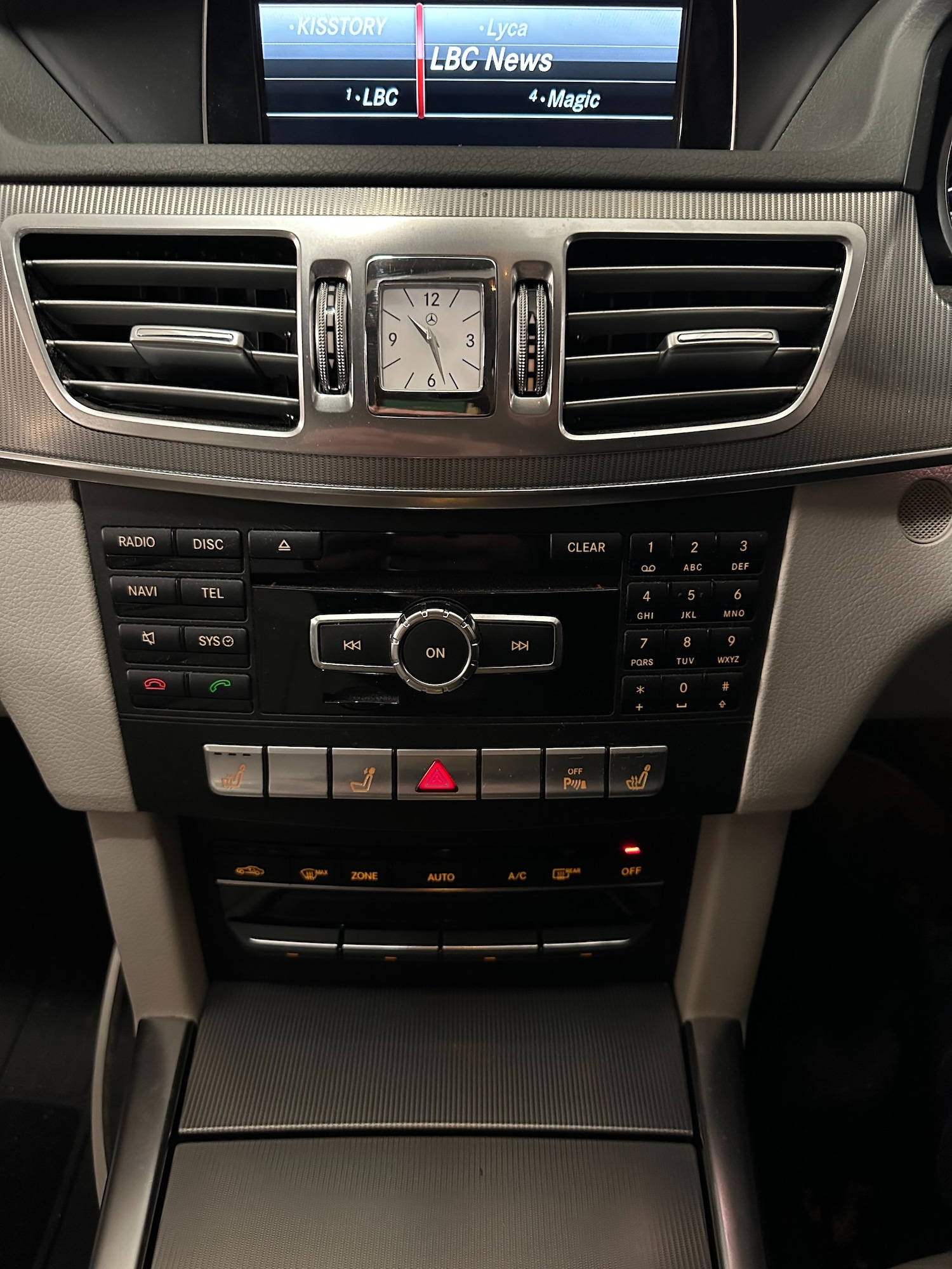 Used Mercedes-Benz E Class 2013 for sale - 77665630: Photo 23