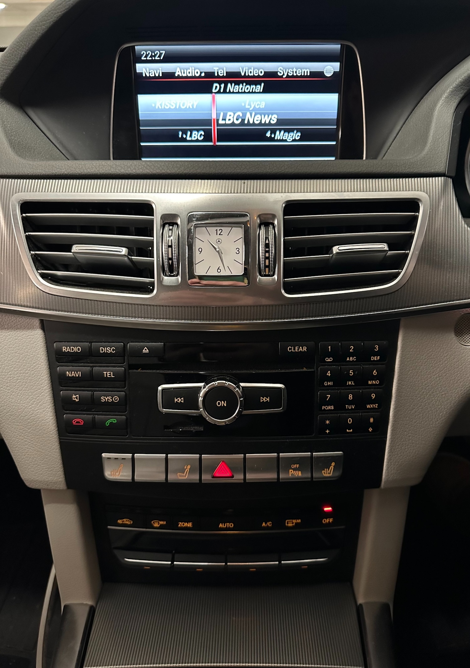 Used Mercedes-Benz E Class 2013 for sale - 77665630: Photo 24