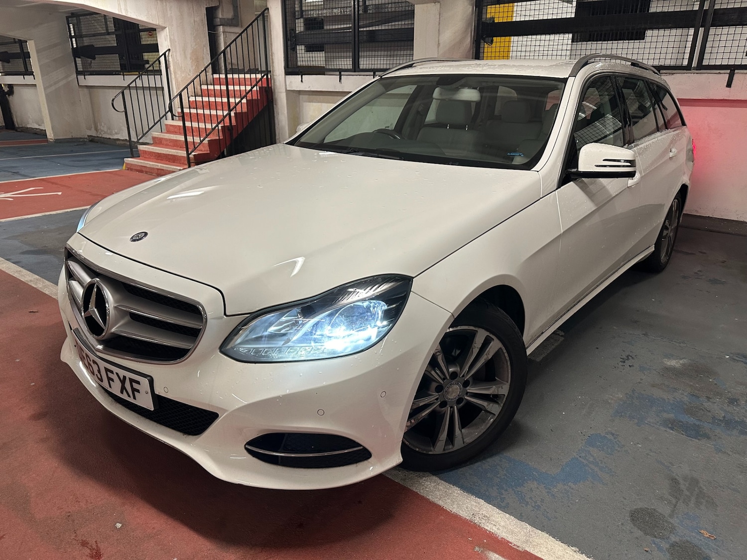 Used Mercedes-Benz E Class 2013 for sale - 77665630: Photo 3