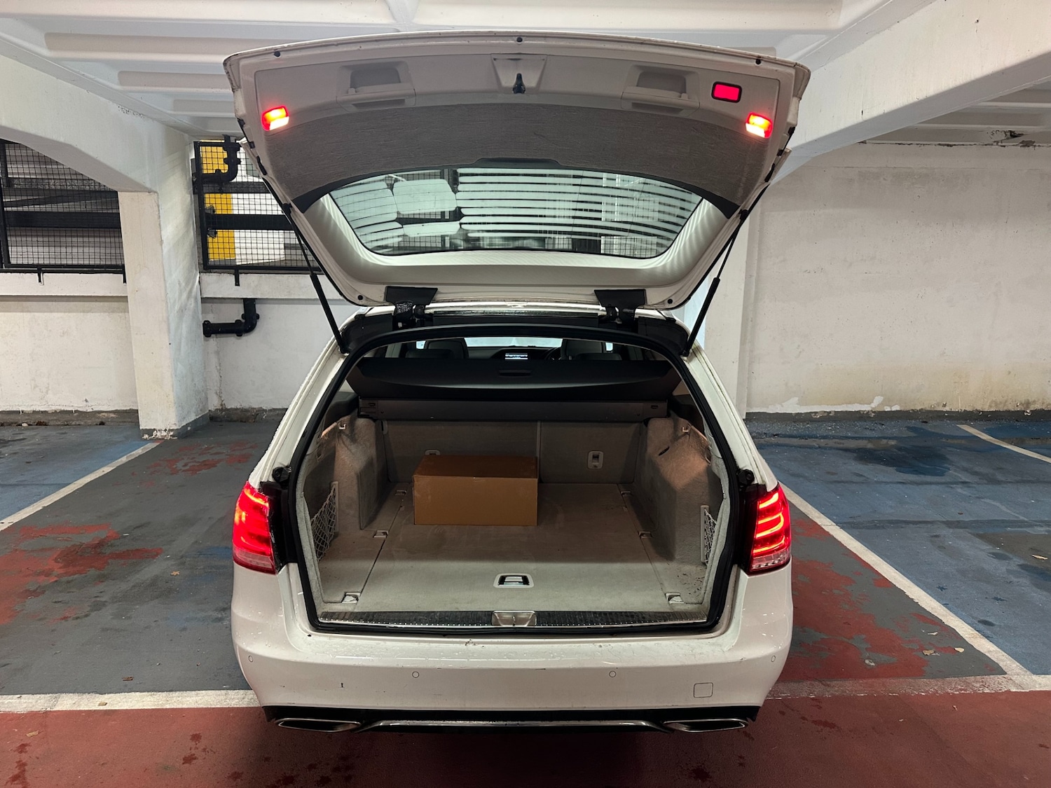 Used Mercedes-Benz E Class 2013 for sale - 77665630: Photo 8