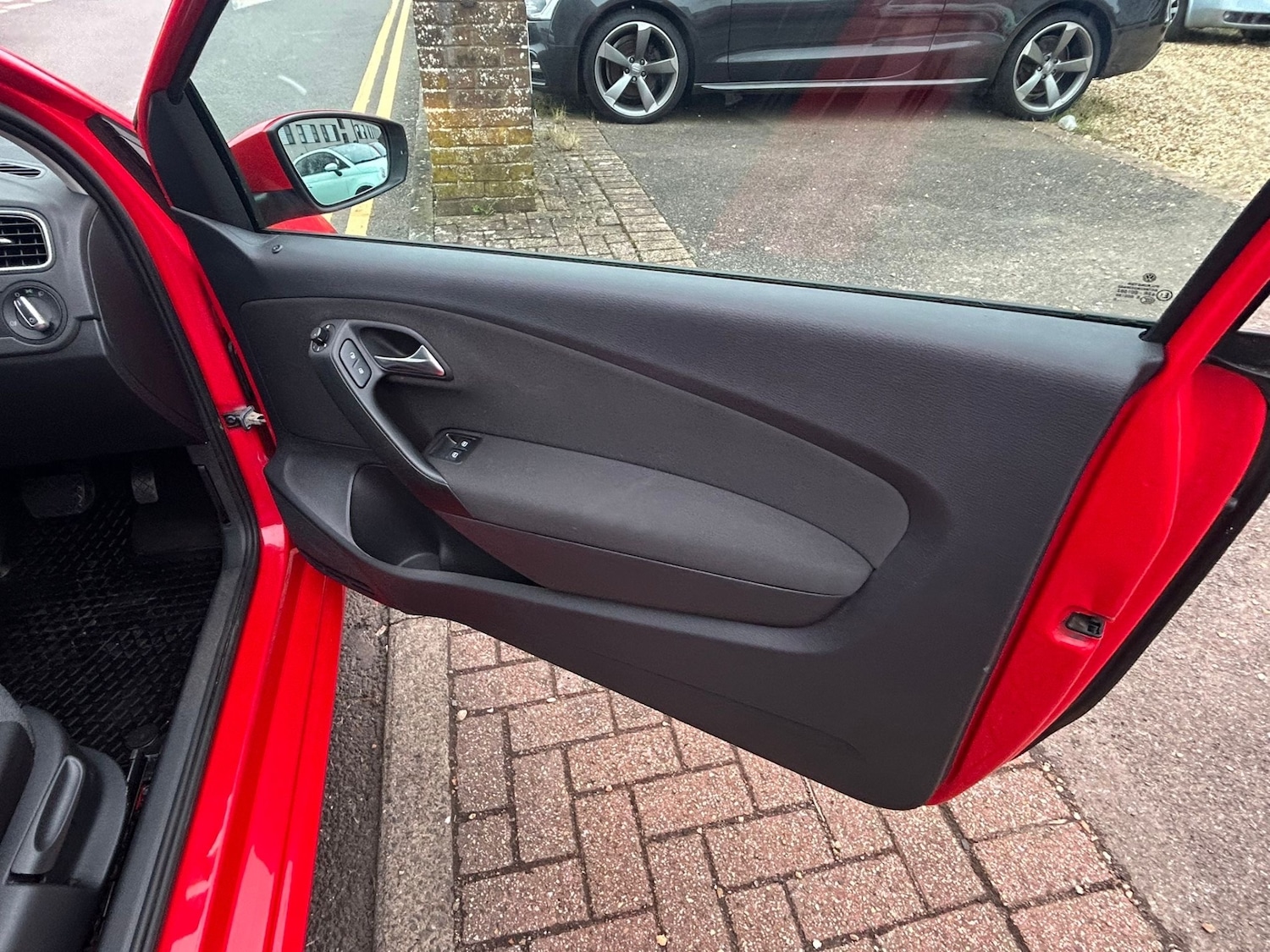 Used Volkswagen Polo 2010 for sale - 77379268: Photo 12