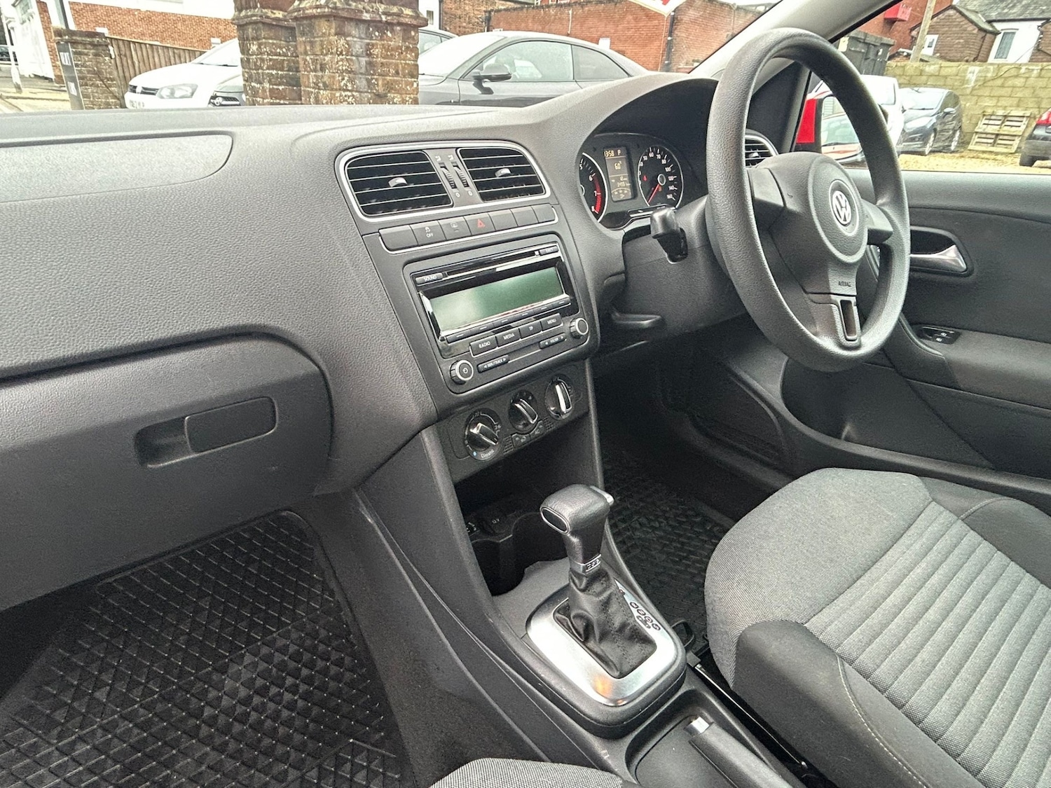 Used Volkswagen Polo 2010 for sale - 77379268: Photo 18