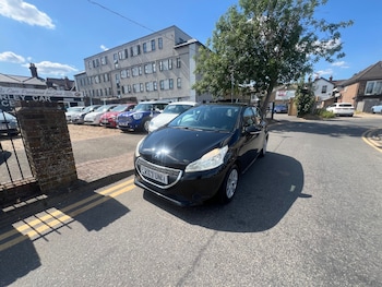 Used Peugeot 208 2013 for sale - 79382078: Photo