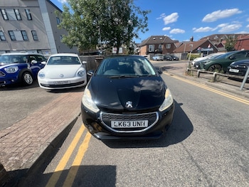 Used Peugeot 208 2013 for sale - 79382078: Photo