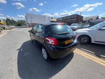 Used Peugeot 208 2013 for sale - 79382078: Photo