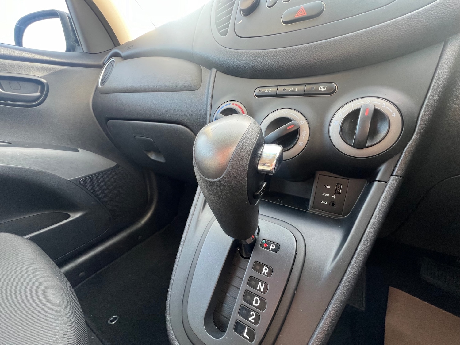 Used Hyundai i10 2012 for sale - 77445989: Photo 10