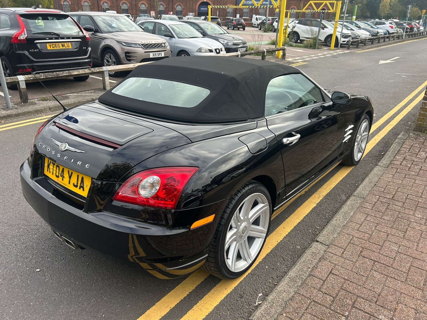 Used Chrysler Crossfire 2004 for sale - 76911519: Photo 11