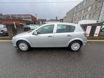 Used Vauxhall Astra 2010 for sale - 77114381: Photo