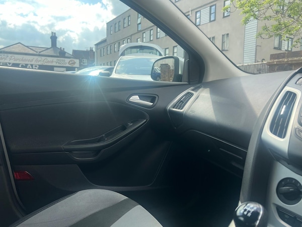 Used Ford Focus 2011 for sale - 75713306: Photo 14