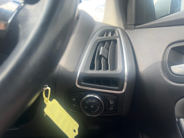 Used Ford Focus 2011 for sale - 75713306: Photo 16