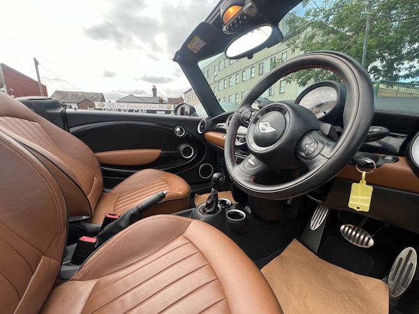 Used MINI Convertible 2014 for sale - 75391299: Photo 14