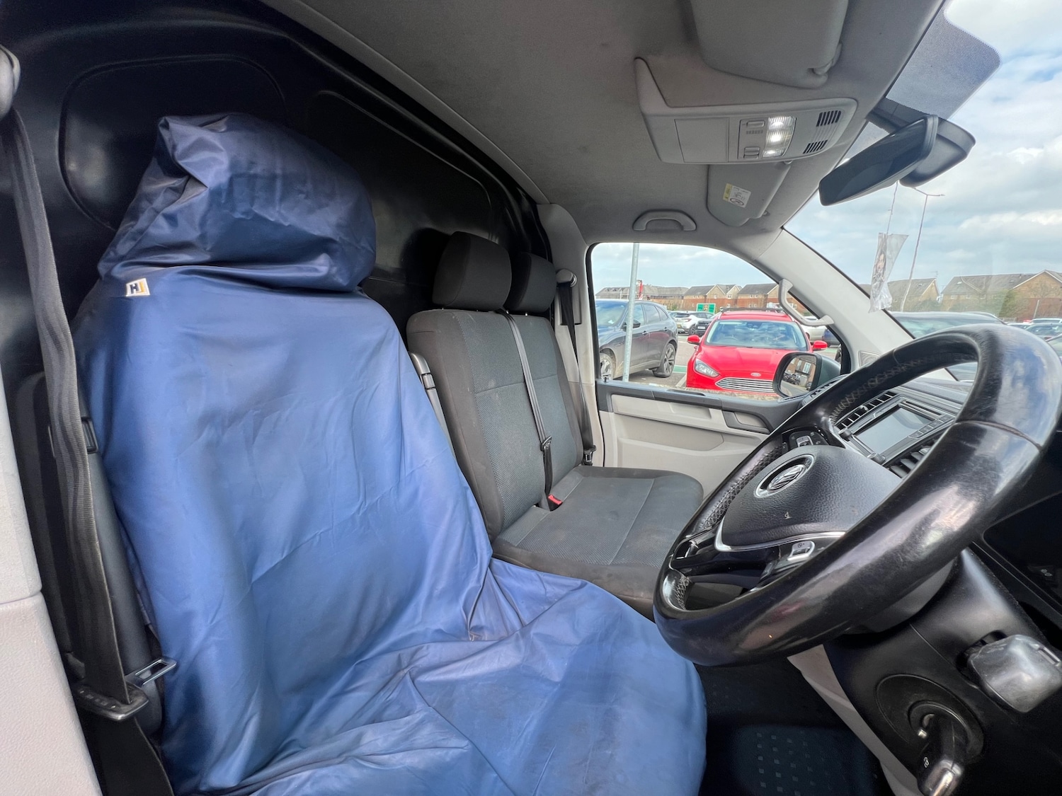 Used Volkswagen Transporter 2017 for sale - 77702661: Photo 11