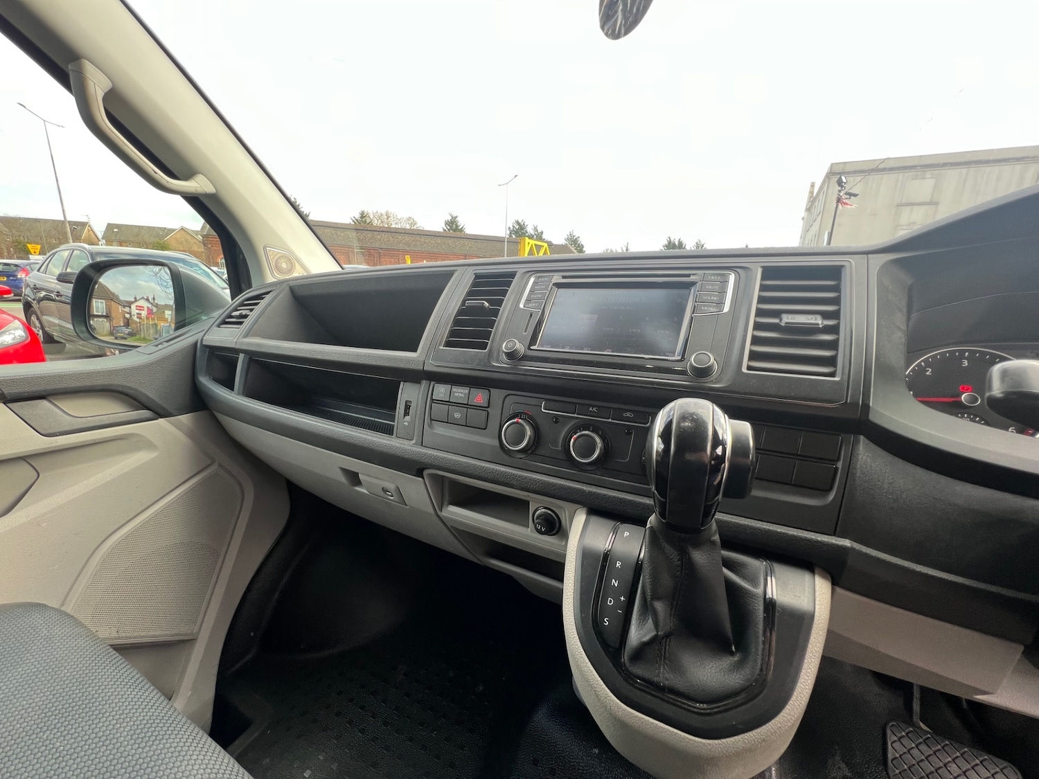 Used Volkswagen Transporter 2017 for sale - 77702661: Photo 13