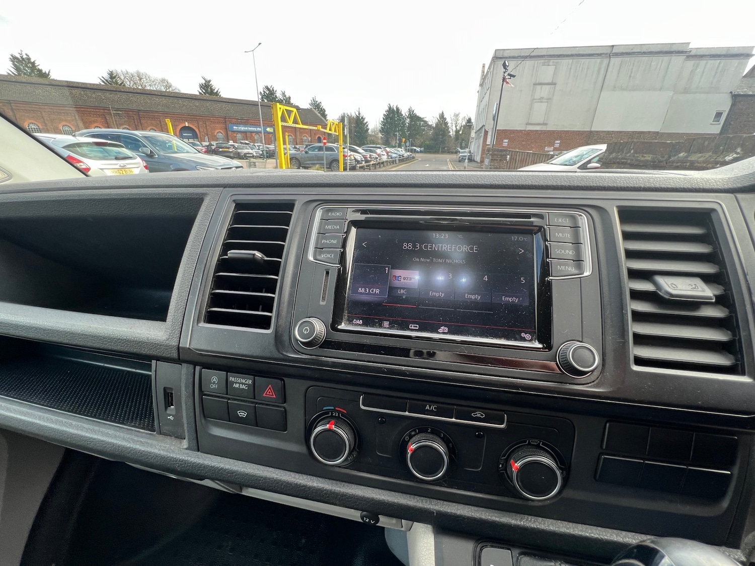 Used Volkswagen Transporter 2017 for sale - 77702661: Photo 14