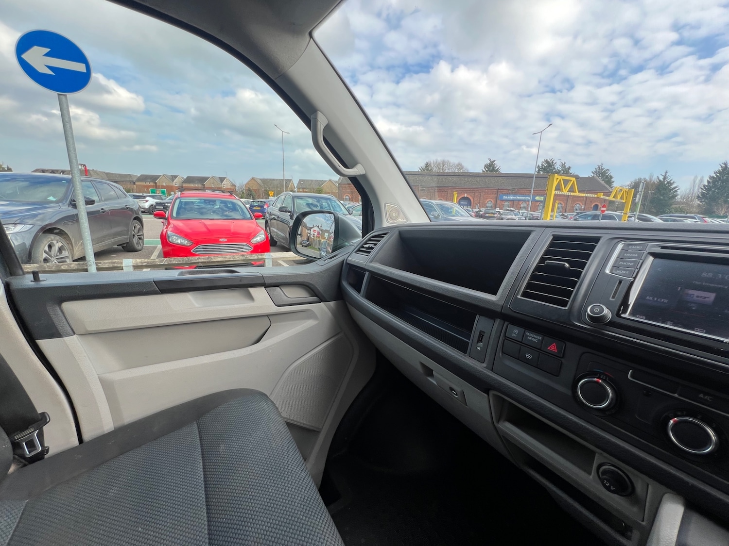 Used Volkswagen Transporter 2017 for sale - 77702661: Photo 15