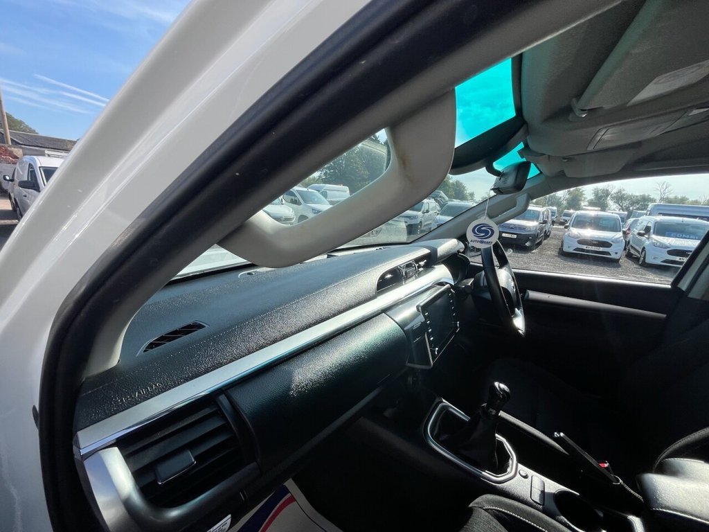 Used Toyota Hilux 2021 for sale - 76105502: Photo 30