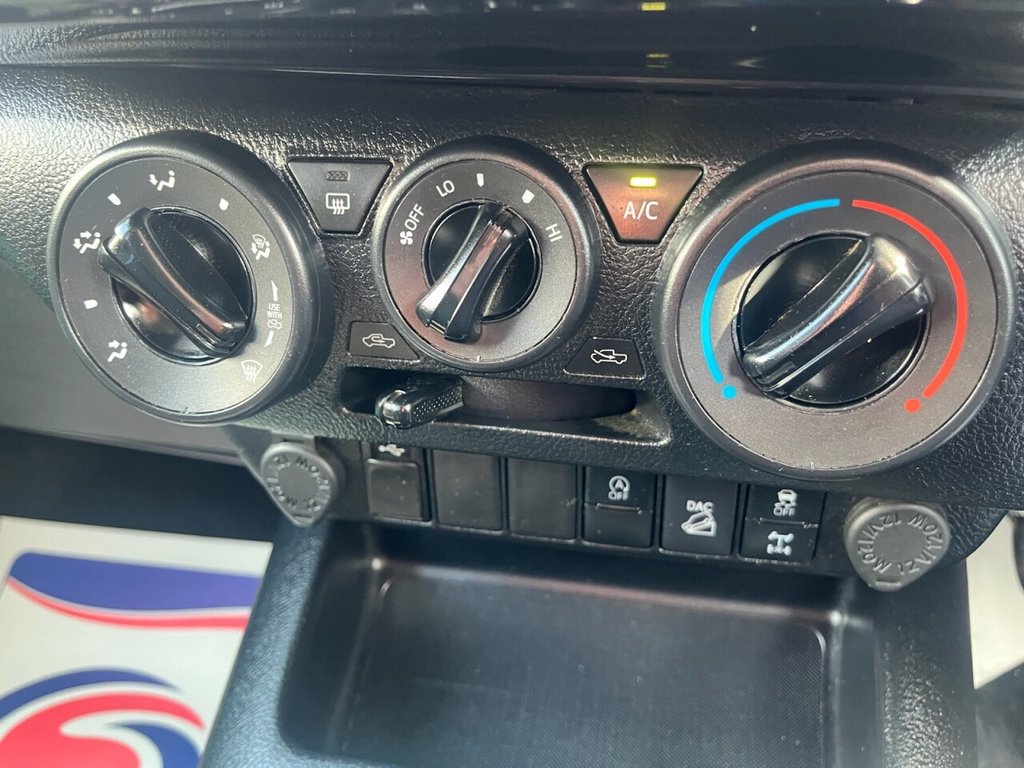 Used Toyota Hilux 2021 for sale - 76105502: Photo 43